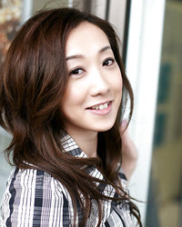 Узкоглазая дама засунула розовый вибратор в трусы 4 фотография Узкоглазая дама засунула розовый вибратор в трусы 4 фотография