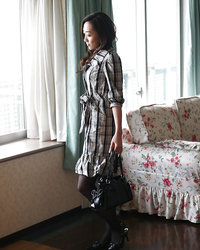 Узкоглазая дама засунула розовый вибратор в трусы 7 фотография Узкоглазая дама засунула розовый вибратор в трусы 7 фотография