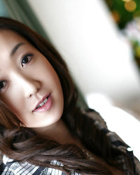 Узкоглазая дама засунула розовый вибратор в трусы 9 фотография Узкоглазая дама засунула розовый вибратор в трусы 9 фотография