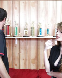 Футболист отодрал в рот и киску грудастую чиксу в чулках 2 фотография Футболист отодрал в рот и киску грудастую чиксу в чулках 2 фотография