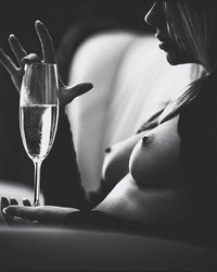 Подборка красивых снимков обнаженных девушек 5 фотография Подборка красивых снимков обнаженных девушек 5 фотография