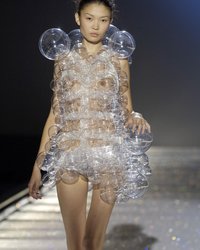 Подборка моделей на подиуме с обнаженными сиськами 2 фотография Подборка моделей на подиуме с обнаженными сиськами 2 фотография