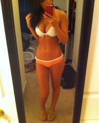 Девки с большими дойками и тонкими талиями делают селфи 8 фотография Девки с большими дойками и тонкими талиями делают селфи 8 фотография