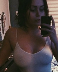 Девки с большими дойками и тонкими талиями делают селфи 12 фотография Девки с большими дойками и тонкими талиями делают селфи 12 фотография