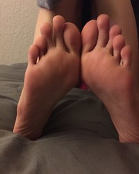 Длинные ноги и нежные ступни домашних пошлячек 18 фотография Длинные ноги и нежные ступни домашних пошлячек 18 фотография