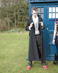 Грудастая сучка на коленях сосет большой член хахаля 14 фотография Грудастая сучка на коленях сосет большой член хахаля 14 фотография