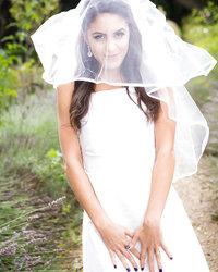 Сексуальная телка в свадебном платье показывает стриптиз 1 фотография Сексуальная телка в свадебном платье показывает стриптиз 1 фотография