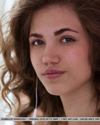 Соло молодой девки в белом белье показывающей стриптиз 1 фотография Соло молодой девки в белом белье показывающей стриптиз 1 фотография