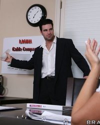 Veronica Rayne в офисе возбуждает босса и трахается с ним на столе 2 фотография Veronica Rayne в офисе возбуждает босса и трахается с ним на столе 2 фотография