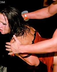 Вечеринка в клубе закончилась пьяной оргией 7 фотография Вечеринка в клубе закончилась пьяной оргией 7 фотография