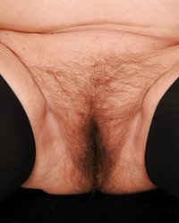 Старуха в чулках на кровати светит волосатой пиздой 11 фотография Старуха в чулках на кровати светит волосатой пиздой 11 фотография