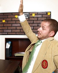 Jessica Jaymes осматривает пациента и отдается ему на кушетке 1 фотография Jessica Jaymes осматривает пациента и отдается ему на кушетке 1 фотография