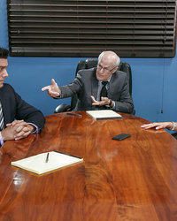 Alex Grey и Nikki Benz соблазнили мужчин на совещании и потрахались с ними 1 фотография Alex Grey и Nikki Benz соблазнили мужчин на совещании и потрахались с ними 1 фотография