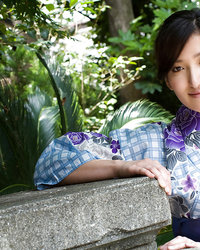 Узкоглазая брюнетка в своей комнате показывает большие сиськи 4 фотография Узкоглазая брюнетка в своей комнате показывает большие сиськи 4 фотография