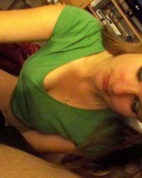 Молодая телка позирует перед хахалем голышом и трахается с ним 2 фотография Молодая телка позирует перед хахалем голышом и трахается с ним 2 фотография