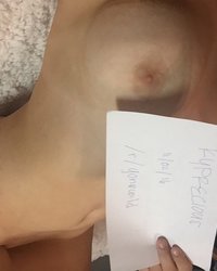 Телка с большими сиськами фотографируется голышом и рекламирует свою страничку в соцсети 13 фотография Телка с большими сиськами фотографируется голышом и рекламирует свою страничку в соцсети 13 фотография